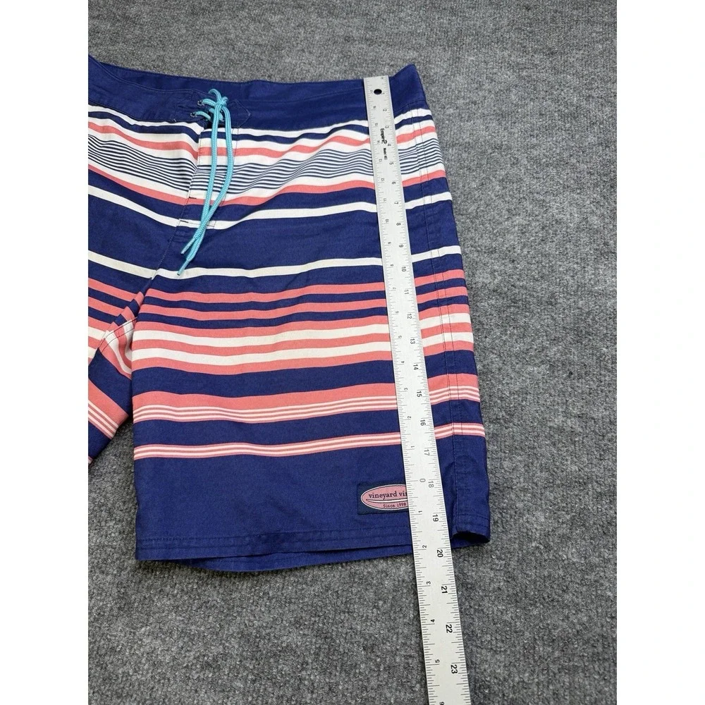 Vineyard Vines Americana Stripe Men's Sz 33 Board Shorts‎ Swim Pool Summer Beach